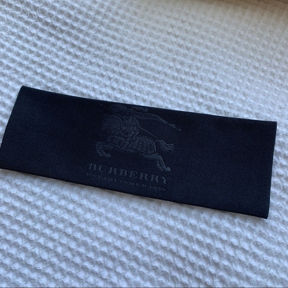 Burberry Sunglasses Rectangular Black Frame with Grey Lenses - Picture 16 of 16